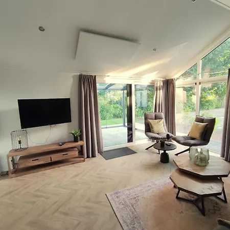 Traumhaftes Am Veluwemeer, Bad Hoophuizen בית נופש הושורסט